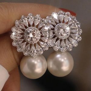 1pair Glamorous Cubic Zirconia & Faux Pearl Decor Stud Earrings For Women